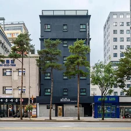 Alma Hotel